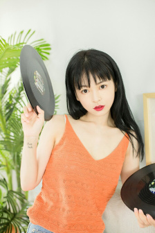 涂了春药被一群人伦H漫画视频